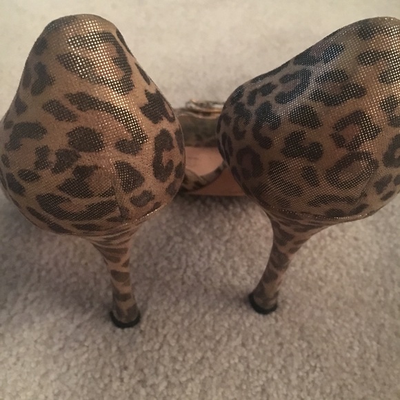 Manolo blahnik leopard print stilettos, size 39.5 - Picture 4 of 4